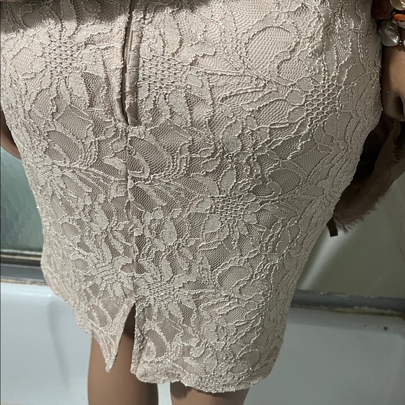 Elegant Brown and Cream Midi Dress - Picture 14 of 16